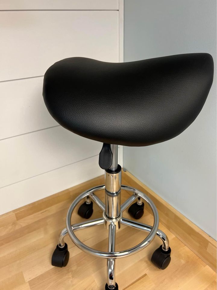 Saddle Stool with Foot Rest PU Leather Swivel Adjustable Rolling Stool (Black)